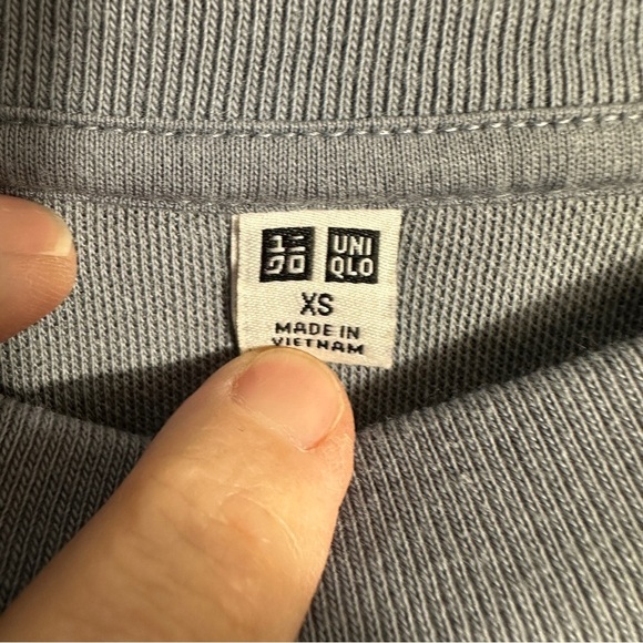 Uniqlo crop sweatshirt, blue/gray, size XS, spring, crew neck, tween - Picture 3 of 8